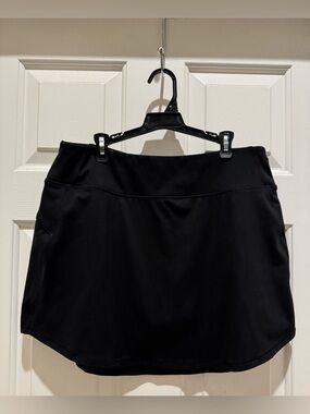 DSG skort size large